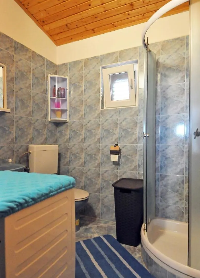 Herrliches Ferienhaus Mit Klima, Wlan, Terrasse Und Grillbereich Pula 0*,