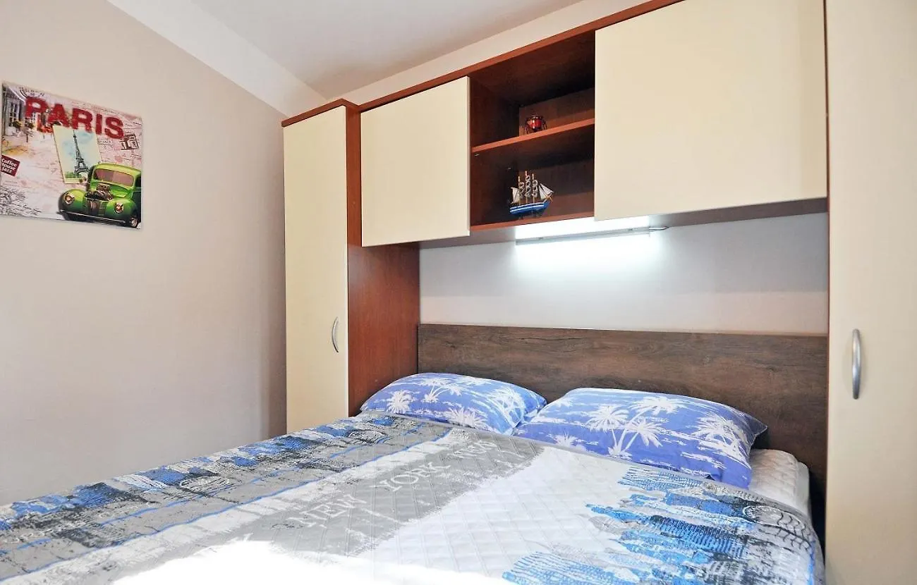 Herrliches Ferienhaus Mit Klima, Wlan, Terrasse Und Grillbereich Pula Holiday home