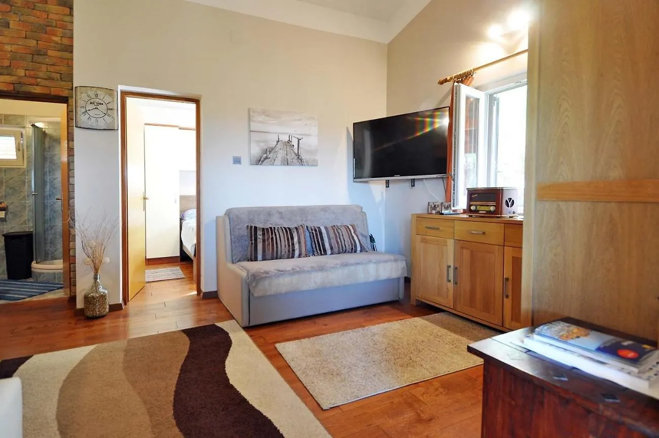 Holiday home Herrliches Ferienhaus Mit Klima, Wlan, Terrasse Und Grillbereich Pula