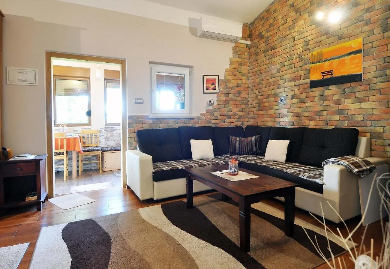 Herrliches Ferienhaus Mit Klima, Wlan, Terrasse Und Grillbereich Pula Holiday home