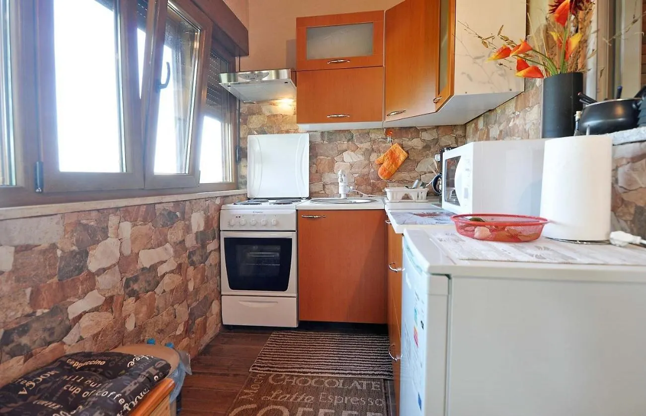 Herrliches Ferienhaus Mit Klima, Wlan, Terrasse Und Grillbereich Pula