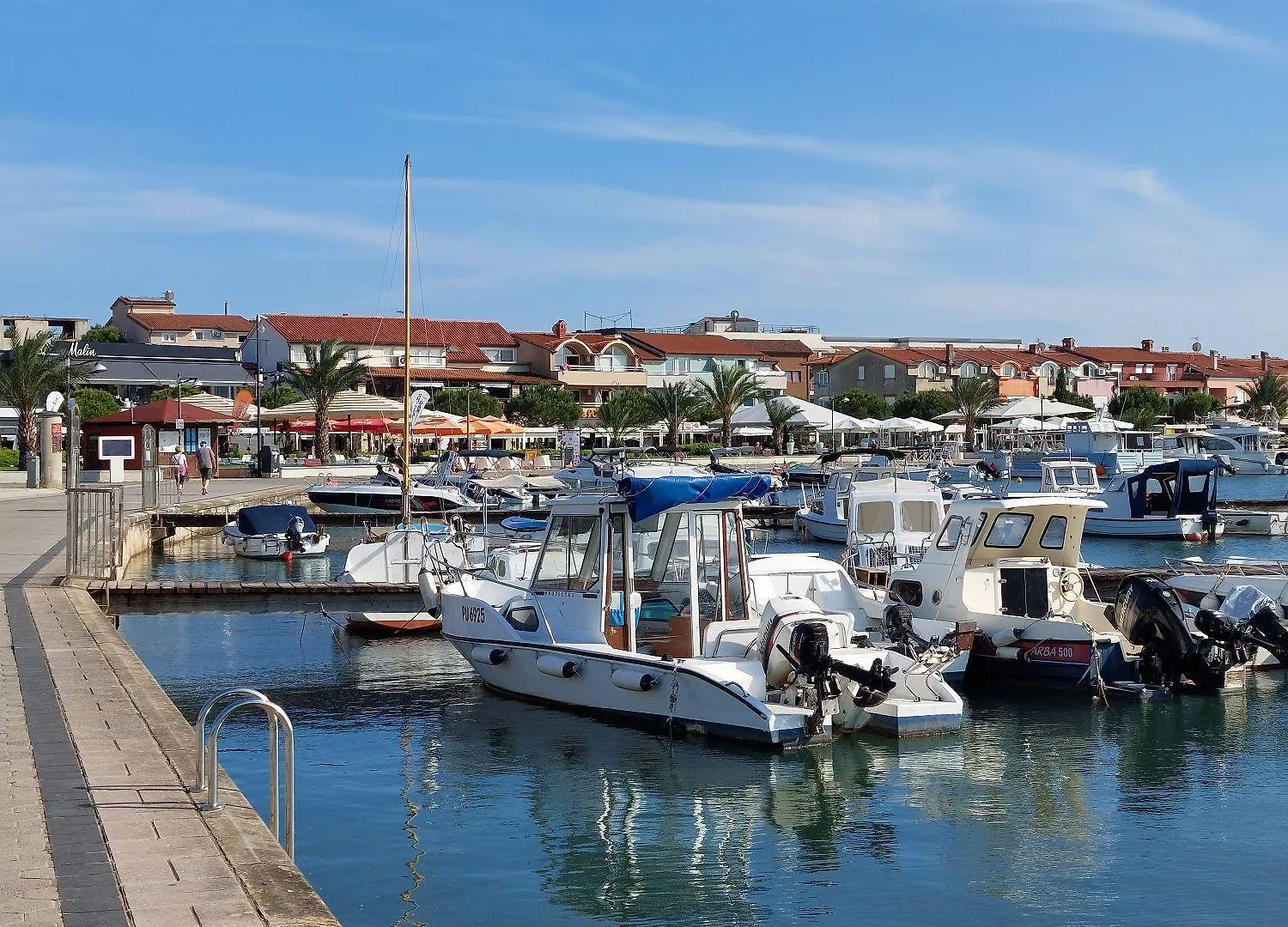Herrliches Ferienhaus Mit Klima, Wlan, Terrasse Und Grillbereich Pula 0*,  Croatia